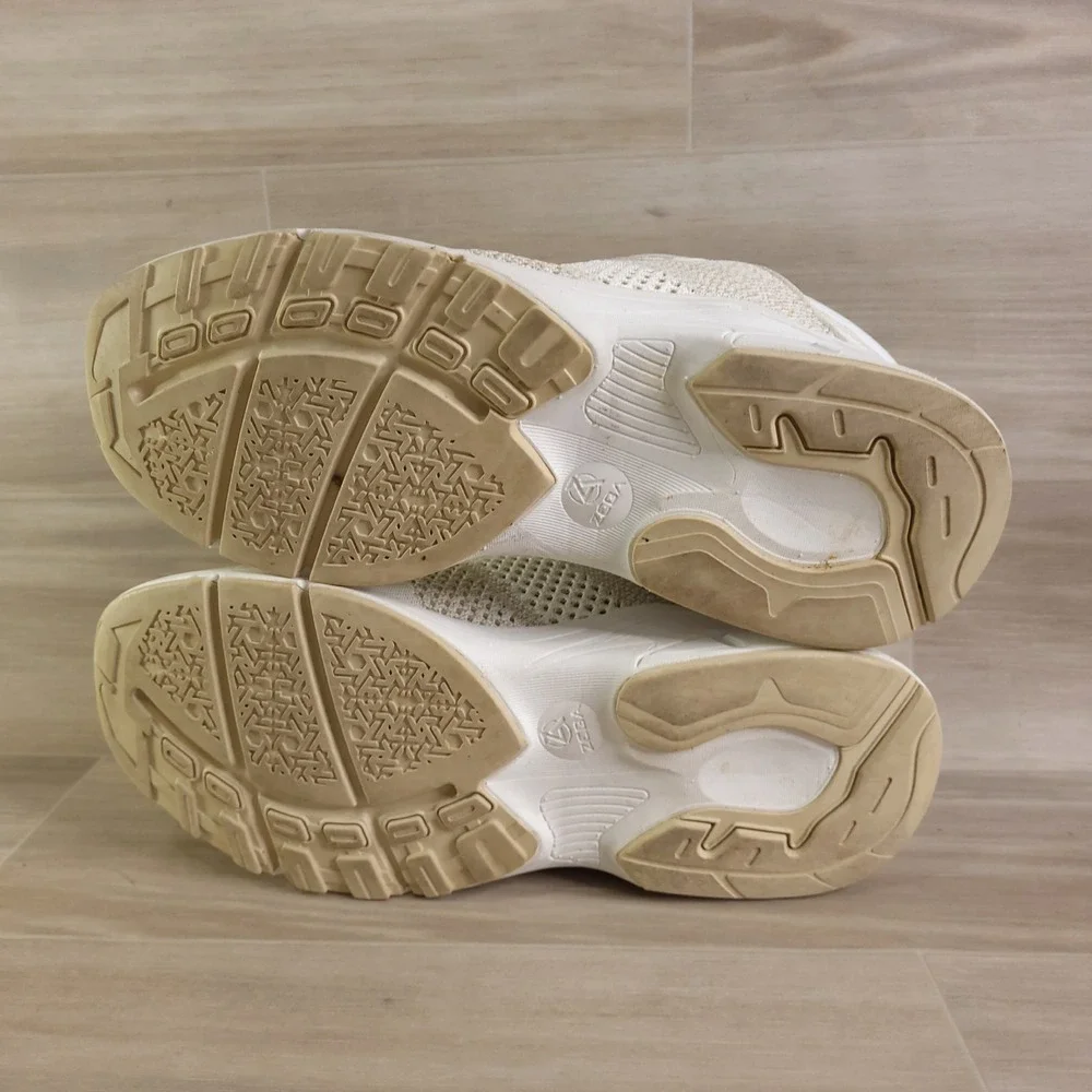 Zeba Hands Free Sneakers Womens 9.5 Cream White Knit Slip On Walking Shoes